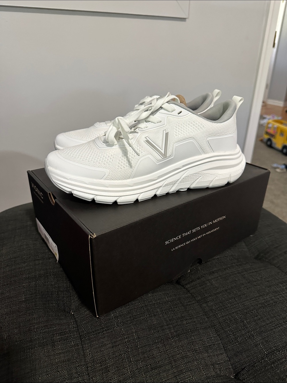 Vionic Max White Knit